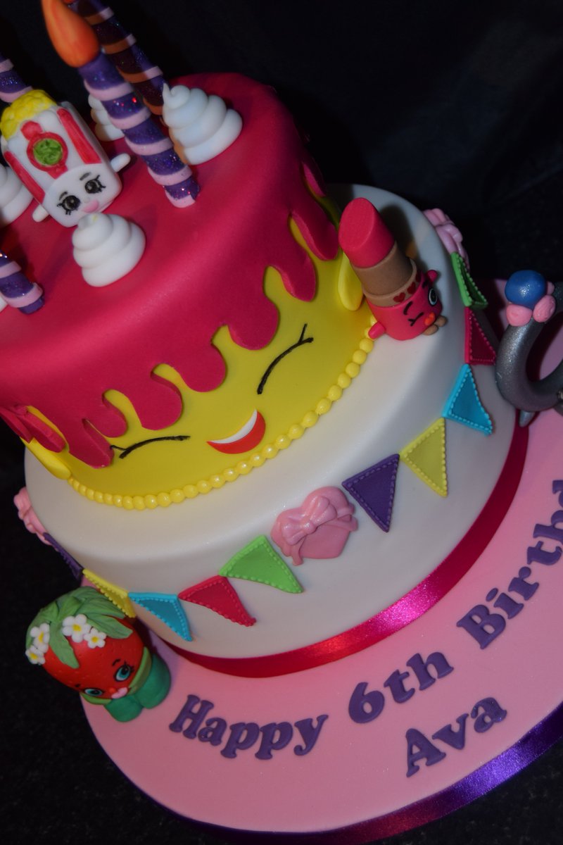 The_Merry_Baker's tweet photo. #Shopkins themed cake. Topped with #Wishes & edible #LippyLips #PoppyCorn #StrawberryKiss #RingaLing. #Glasgow https://t.co/E2UUrT7q3I
