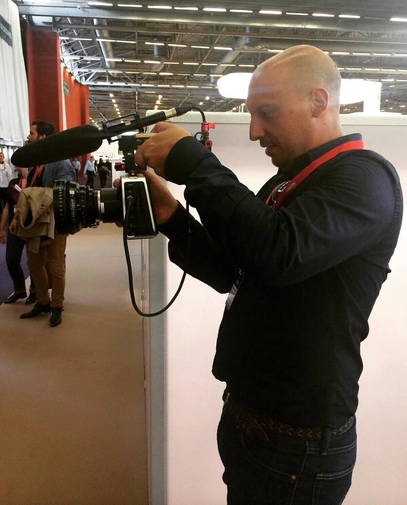 jumpcutmedia's tweet photo. Max al lavoro! #sundayfunday 
#jumpcutmedia #videoproduction #videogear #video #filmmaking… https://t.co/fpyse5z9nD https://t.co/es1j2grh59