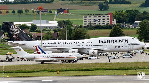 Самолеты Ангелы Меркель, Франсуа Олланда и рок-группы Iron Maiden в аэропорту Цюриха.