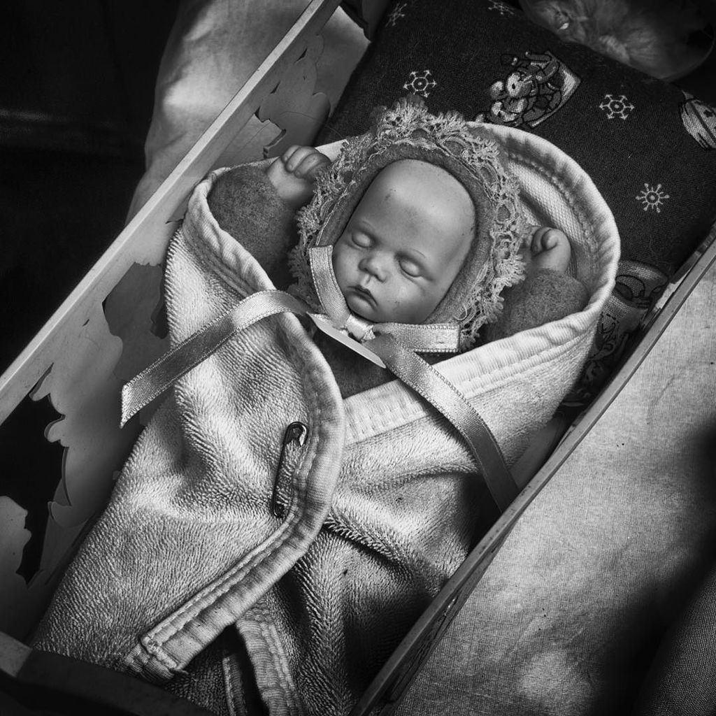 Benden's tweet photo. Won 2nd prize with ' Just Resting?' Hopedale Fine Art Exhibition #award #weird #massachuse… https://t.co/6j7nt9eIrN https://t.co/h0WxbGfDxb