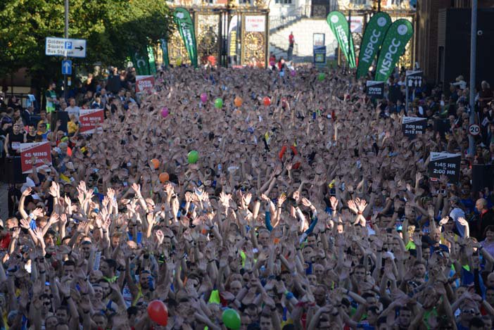 warringtonworld's tweet image. Thousands take to streets for .@RunEnglishHalf results and pictures #warrington CLICK HERE warrington-worldwide.co.uk/2016/09/18/tho…