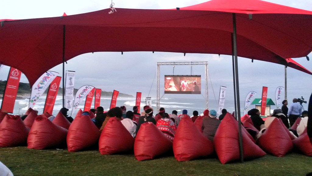 <a href="/KasiMovieNights/">IG: @KasiMovieNights</a> screening <a href="/HearMeMoveFilm/">Hear Me Move Film</a> at <a href="/UguFilm/">Ugu Film Festival</a> #OutdoorCinema #SouthAfrica #FutureOfFilm