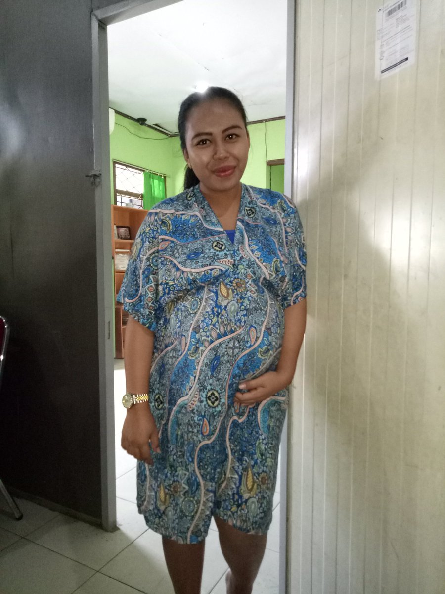 Ekafije_16's tweet photo. Perubahan berat badan setelah menikah dan saat ini pun sedang mengandung ☺😊😜😜😜 https://t.co/KiPiTU5HHl