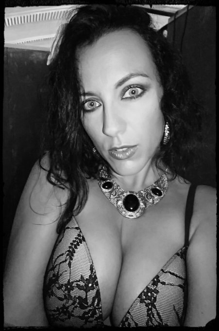 🔞Salon fini mes ch&eacute;ris, vous n'avez pu venir ? Je vous propose Tournai dans 3 semaine. D&eacute;dicaces, goodies<a href="/tag/porn"class="tags"><span>#porn</span></a><a href="/tag/boobs"class="tags"><span>#boobs</span></a><a href="/tag/rt"class="tags"><span>#rt</span></a><a href="/tag/exhib"class="tags"><span>#exhib</span></a><a href="/tag/coquine"class="tags"><span>#coquine</span></a>