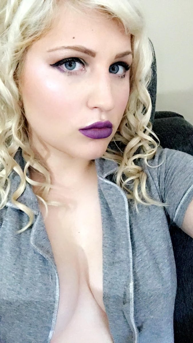 BarbieDomme's tweet photo. Feeling especially mean today.  @underdeskloser @RTmutt @RTpig #findom #domme https://t.co/tzZ2KHUZtj