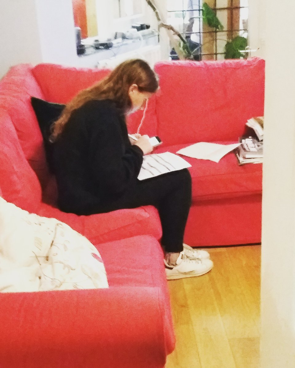 rachellybee's tweet photo. Great Barnet phonebank for @OwenSmith2016 this afternoon 👍🌹💪☎✊📞 #Owen2016 https://t.co/UzWCFOdPDV