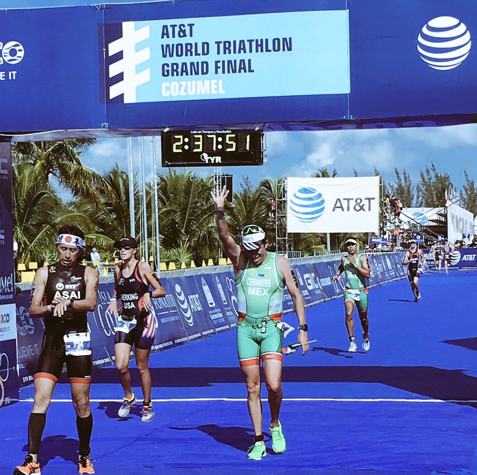 EligioOly's tweet photo. #WTSCozumel2016 #2Oros GRACIAS a Todos! @FedMexTriatlon @omarfayad @CECyTEHidalgo @SEPHidalgo #Tulancingo https://t.co/1gRU6Ozasv