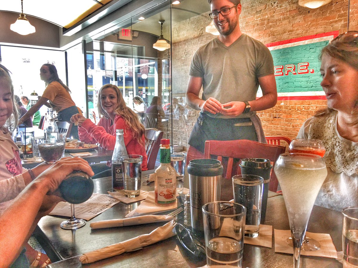 Chicken and biscuits <a href="/PullmanIC/">Pullman Bar & Diner</a> on pointe 🙌🙌 - fancy glasses are kid approves too