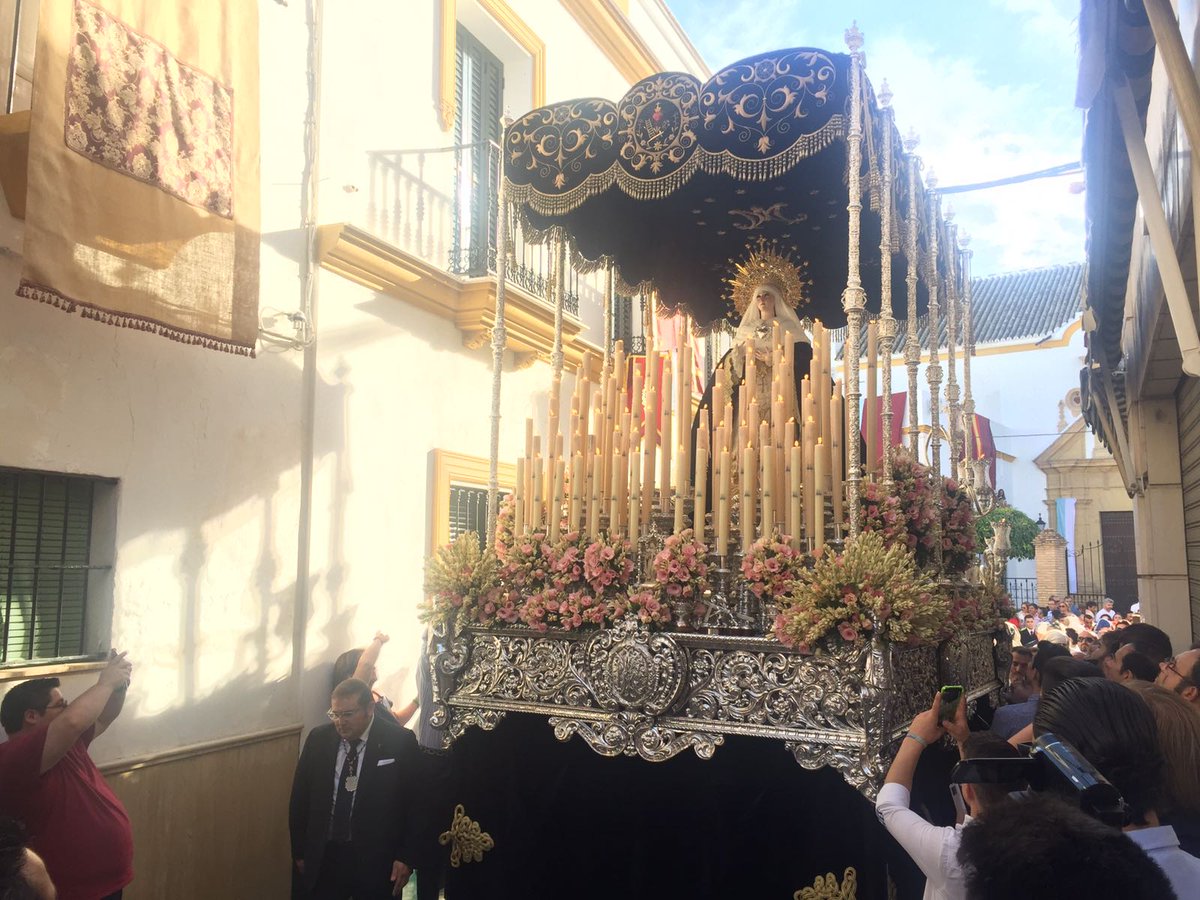 chicotadeamor's tweet photo. #MagnaMarchena La Virgen de los Dolores en Salvador Barrera.  https://t.co/0S2RztyzVT