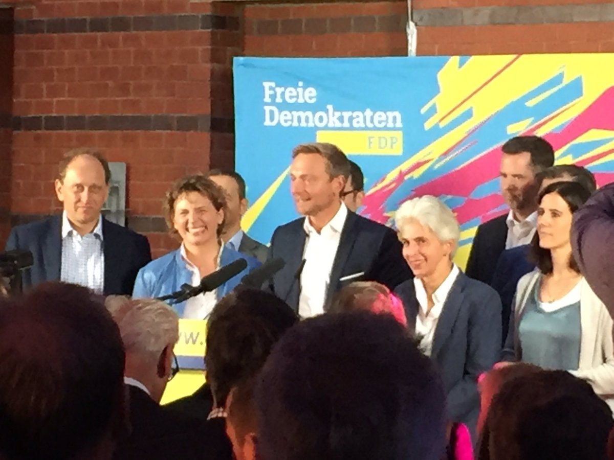 c_lindner's tweet photo. Ab morgen gibt es in Berlin wieder eine liberale Fraktion. Ist ein optimistisches Signal über #Berlin hinaus. CL https://t.co/oAqTf4GXPO