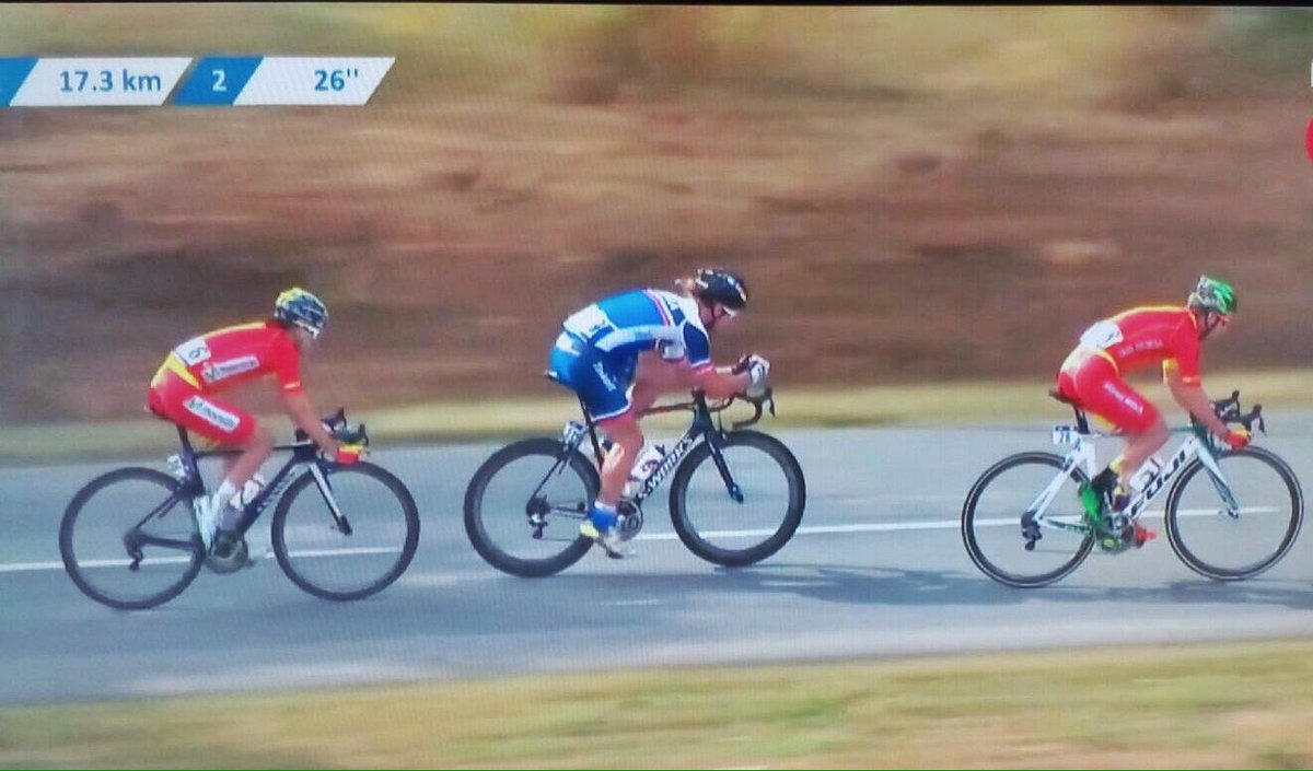 BarberoCbc's tweet photo. Grandísima experiencia vivida en #EuroRoad2016.
Muy contenta toda la selección 🇪🇸por la medalla de @danimoreno81 🎖🇪🇺 https://t.co/Z9Fk21gPKN