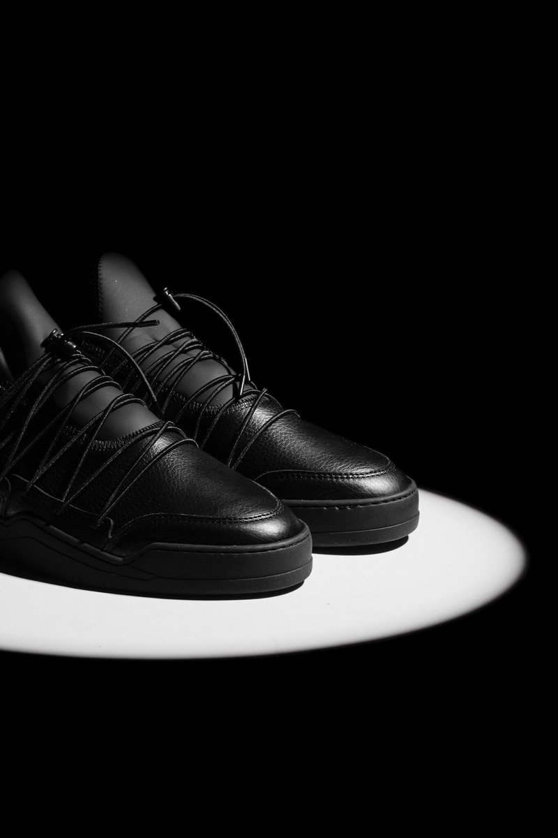 FillingPieces's tweet photo. The Low Top Lee fuses a leather upper to a neoprene tongue. Available now at https://t.co/pNQyZkSsVx #FPInnerCircle https://t.co/pxyM8n81hG