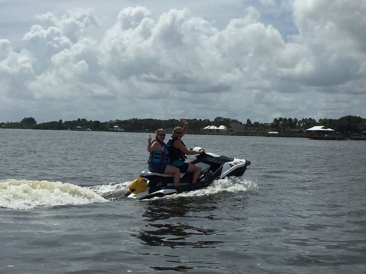 barbiedoll_eyw's tweet photo. Awesome jet ski ride and breakfast on the Intercoastal thanks brad &amp; jessica @WaterscapesArt https://t.co/EJHoOPwxNZ