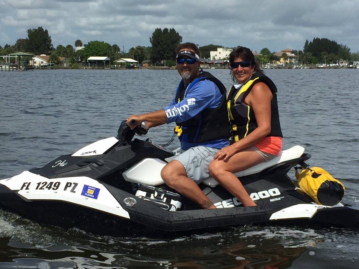 barbiedoll_eyw's tweet photo. Awesome jet ski ride and breakfast on the Intercoastal thanks brad &amp; jessica @WaterscapesArt https://t.co/EJHoOPwxNZ
