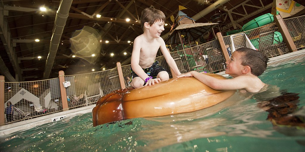 GreatWolfLodge's tweet photo. Splish, splash we're having a blast at Chinook Cove! 😆 https://t.co/pIp5KrT9xB
