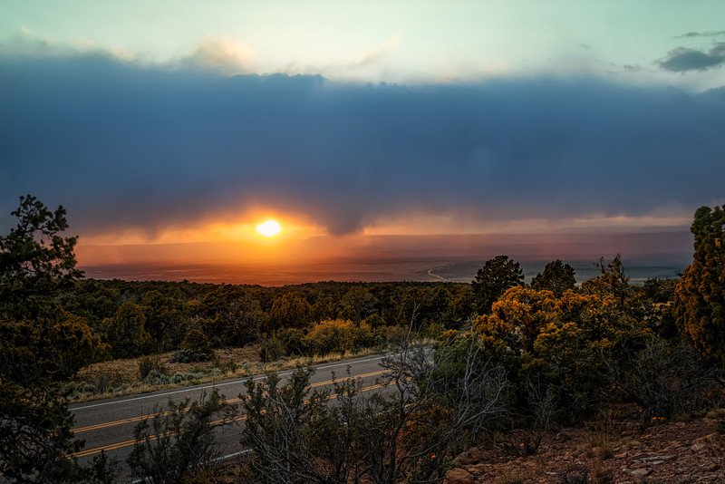 RoadCyclingZone's tweet photo. [Photo]: Sunset Drive from Arizona to Utah

My processing steps----> https://t.co/Ca9s5BHJVk

#hdr https://t.co/IXmTzfJT2S