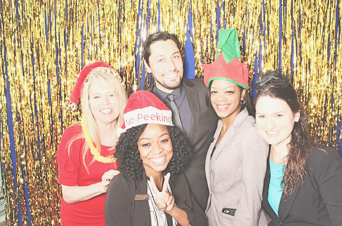 SunDialATL's tweet image. Fun photos from our Holiday Open House: ow.ly/z5UA304jSpp. Have you booked your holiday party yet? @robotbooth