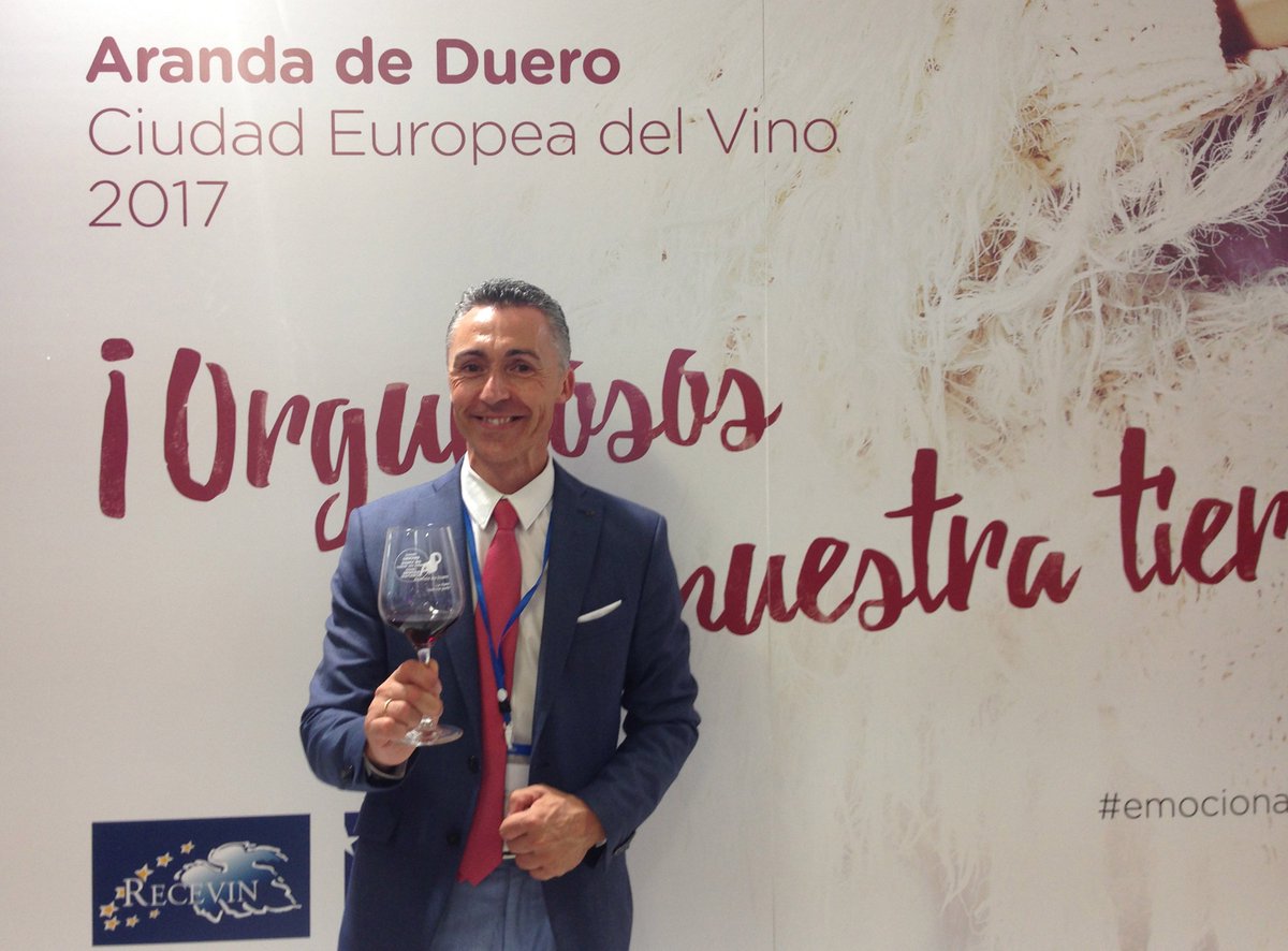 RutaVinoRibera's tweet photo. ARANDA DE DUERO es candidata a CIUDAD EUROPEA DEL VINO 2017.
¡La RIBERA DEL DUERO tiene que ganar!
#EmociónateAranda https://t.co/GR0i7YbDq3