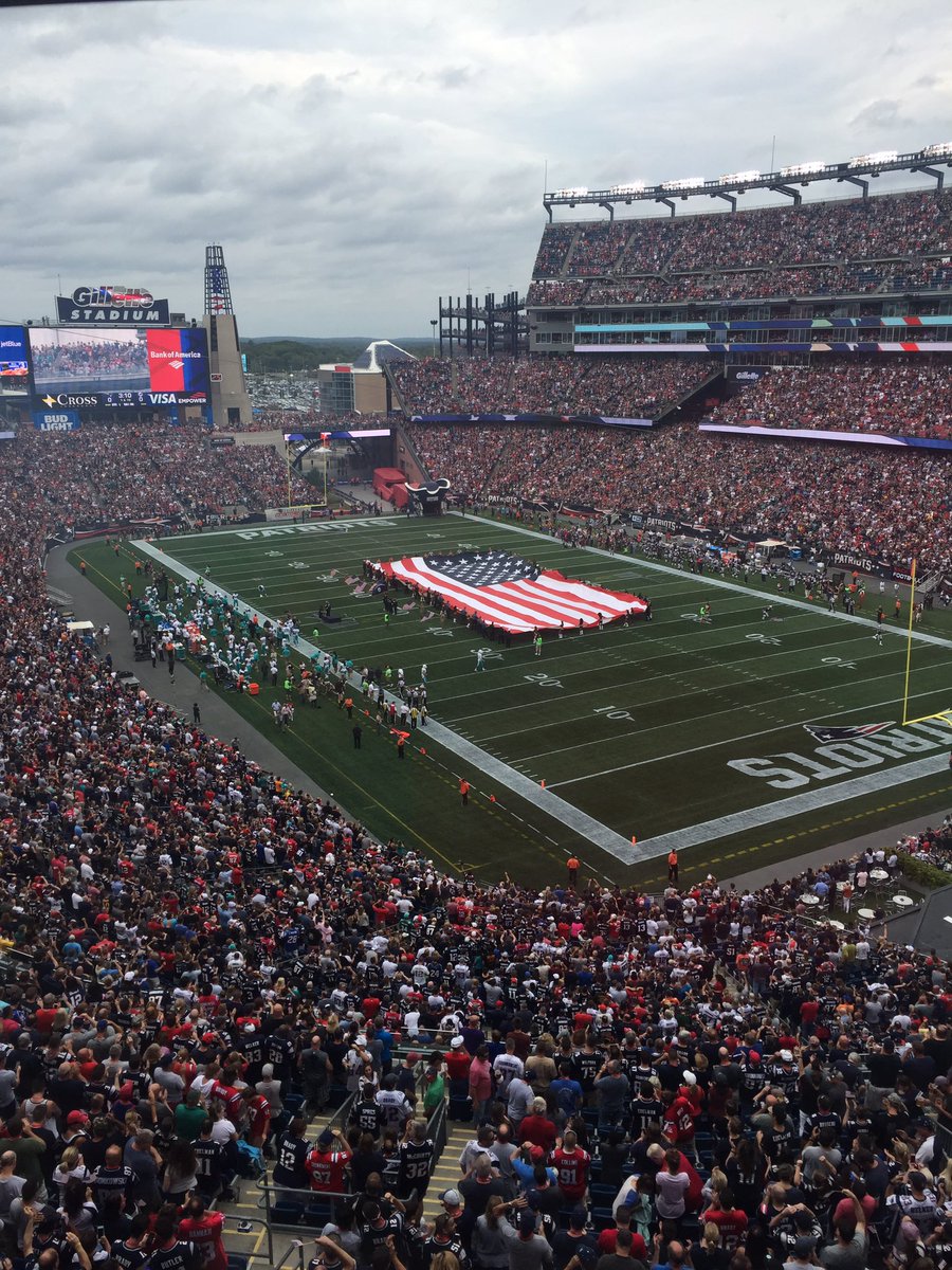 FoxboroughFire's tweet photo. Members of L2252 on the flag for today's National Anthem. #go pats! @GilletteStadium @Patriots https://t.co/1PUuVDGUdW