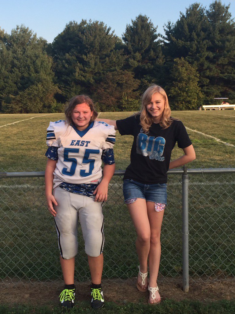 NikkiNlncooper's tweet photo. How did I have 2 daughters who are so unbelievably different? Love their individuality💖#footballplayer&amp;cheerleader https://t.co/33XZkzKcdY