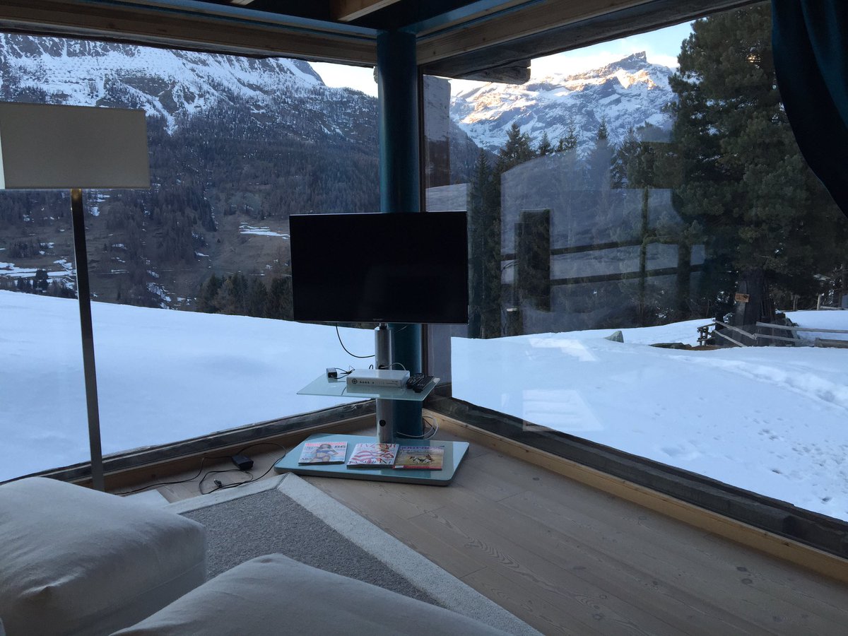 BIMCAEIcepick's tweet photo. From the Sea back to the Mountains: Now time to prep for winter season #Snowboarding #Ski #Sailing #LBCCsailing https://t.co/Dryu0Fa509