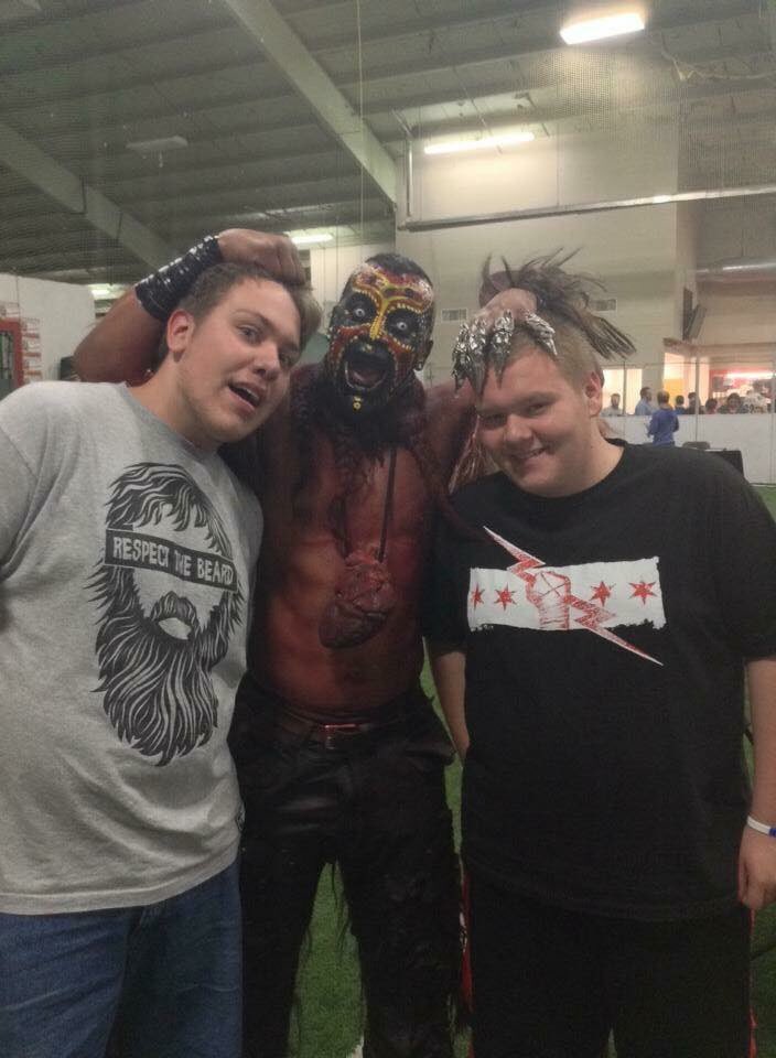 TheGiantCassatt's tweet photo. @FullyPoseable #AwkwardPhotoOps https://t.co/LD0BbsKSfI
