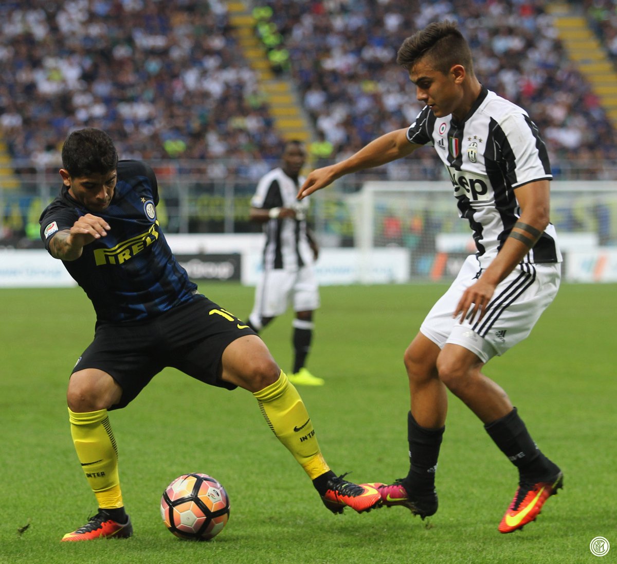 Inter_tr's tweet image. 📷 #InterJuventus
🇮🇹 @Edercitadin7 
🇦🇷 @Ever10Banega 
🇵🇹 @joaome17
#ForzaInter