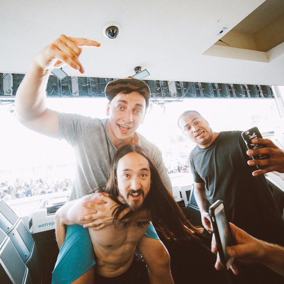 Who wants to get pranked by me & @vitalyzdtv? https://t.co/j6ldVa4Z0J