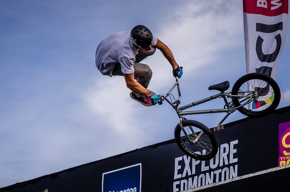 Lots of people are walking to Hawrelak today.  Here's why. fiseEdmonton #yeg  #exploreedmonton #fiseworld #yegevents