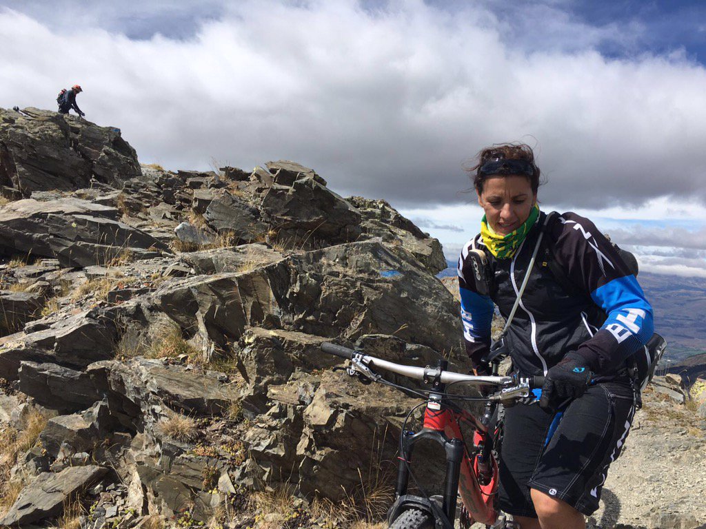 japumir's tweet photo. Puigmal,2909m normalmente mi lynx me lleva pero para llegar a la cima me tocó llevarla a mi @bhbikes #bhlynx#enduro https://t.co/WkwpplQjSe