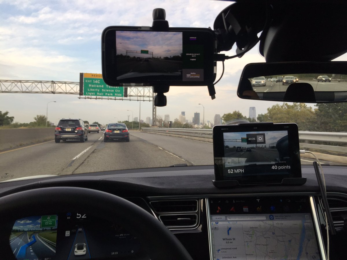 AlexRoy144's tweet photo. Tesla @comma_ai #Chffr vs #Dash Comparo @thedrive #Soon https://t.co/LErHZqKRPC