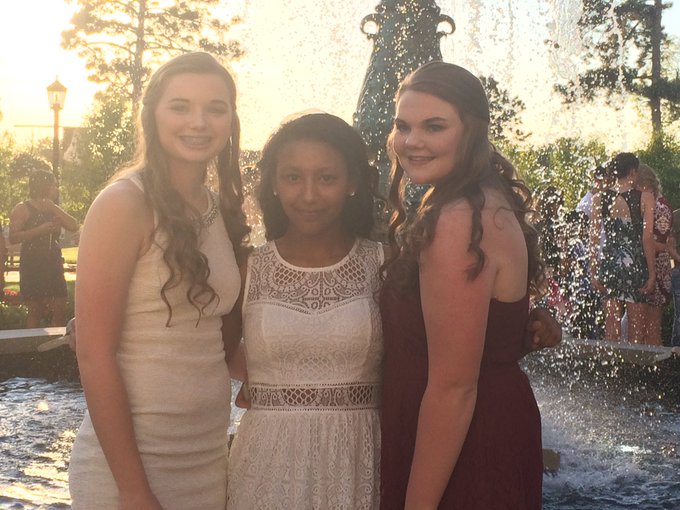 fun night w/ fun ppl:) https://t.co/QwdyDixpkl<a href="/tag/catlover"class="tags"><span>#catlover</span></a>