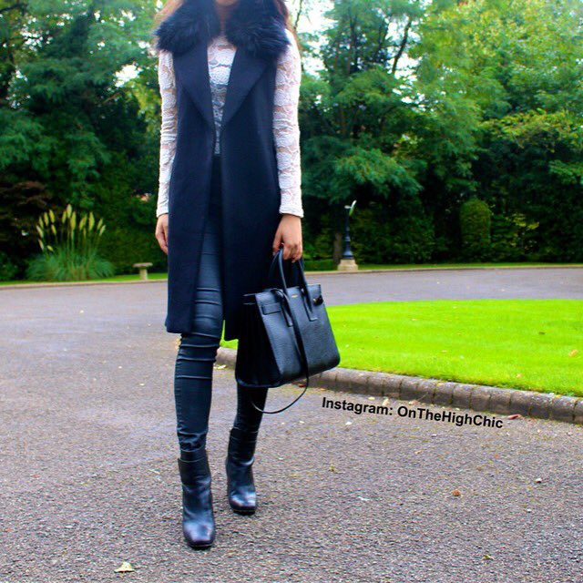 Onthehighchic's tweet photo. Sunday's Style ✌🏼️ #fashion #fashionblogger #fashionblog #zara #streetstyle @MCRbloggers @FashionFunBlog @BBlogRT https://t.co/CN4fYIL4K0