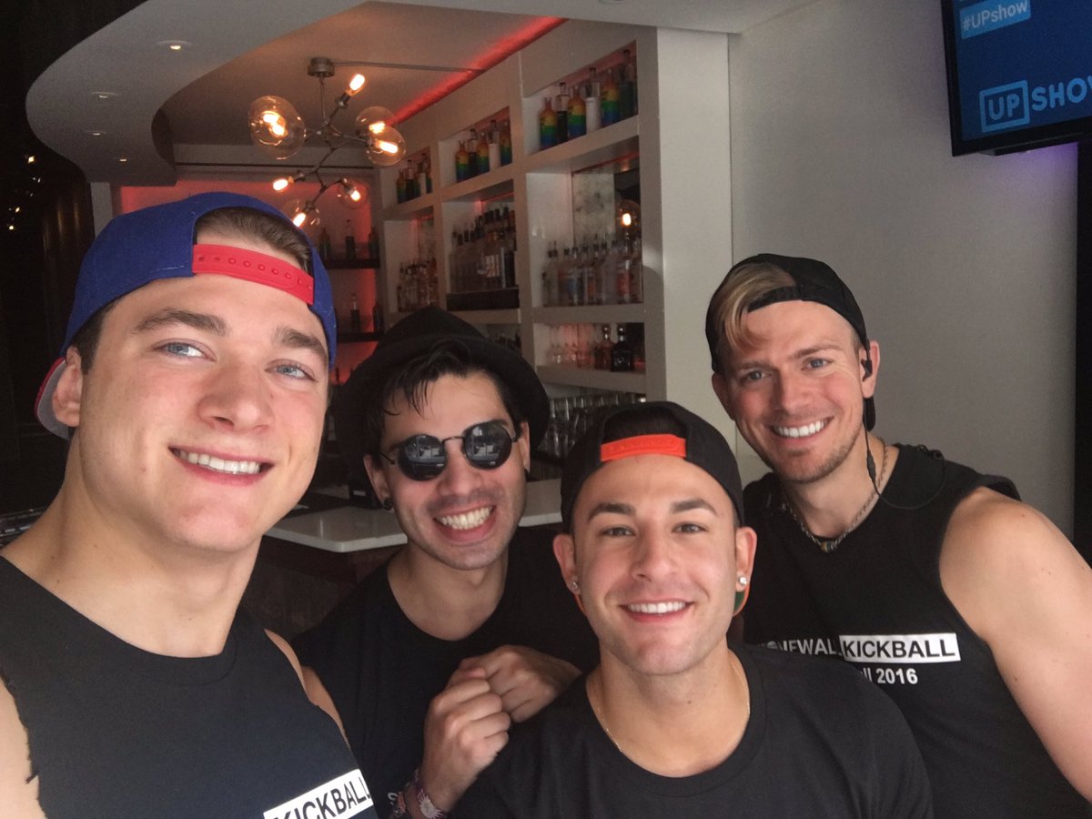 minibarchi's tweet photo. Who's ready for some more #StonewallKickball!? #upshow #minibarchicago https://t.co/VuF973MfHI