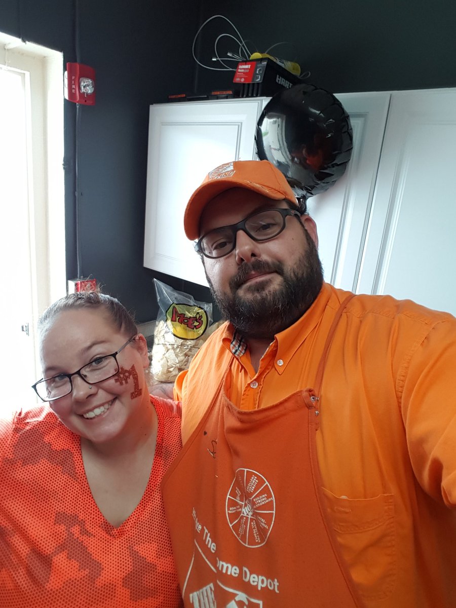 Super orange selfie.  Happy success sharing #trendingOrange