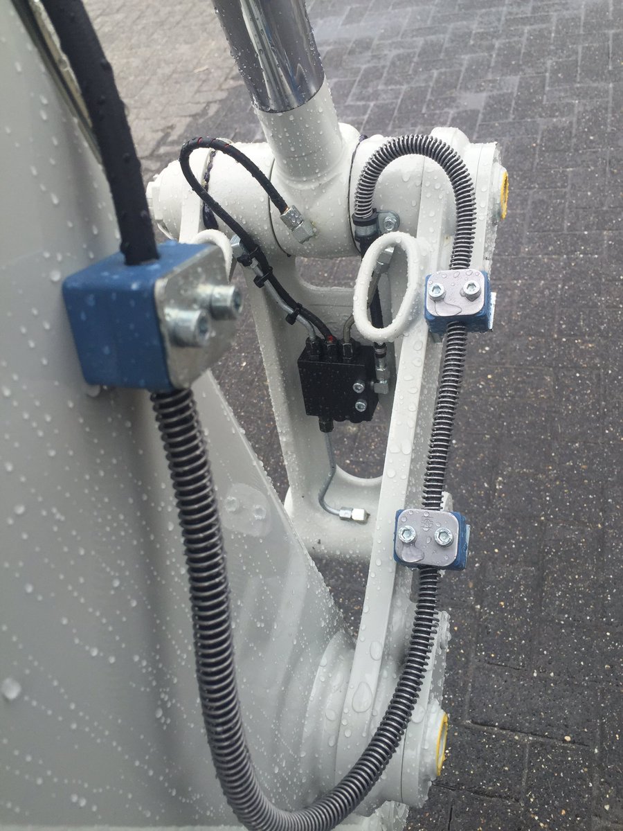 LubecoreEurope's tweet photo. Mooie #Takeuchi TB260 met Lubecore. https://t.co/J8GbC2pVSg