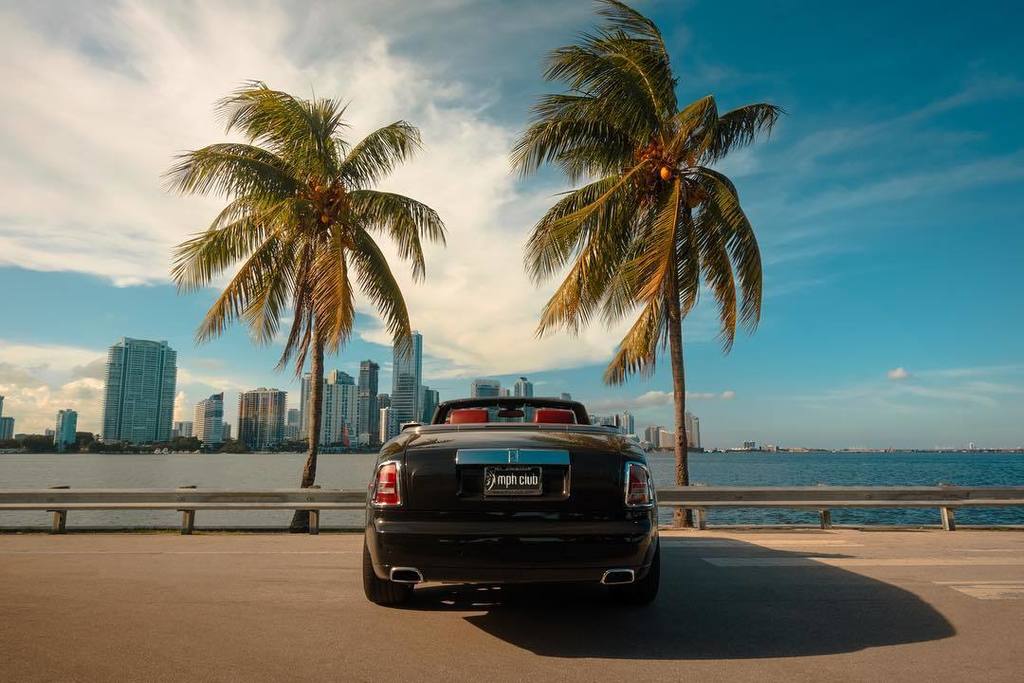 mphclub's tweet photo. Soaking in the Miami views. #rollsroyce #phantomdrophead #mphclub https://t.co/jtqFuIDmoa https://t.co/2iexk6G2jG