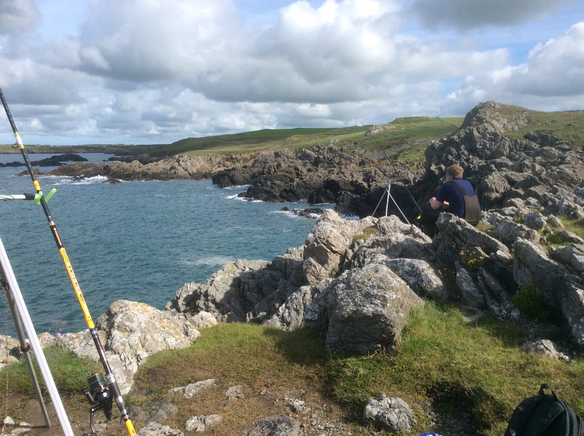 SDMJOINERY's tweet photo. @AngleseyScMedia nice day to be out fishing yesterday #tycroes https://t.co/qICm94ui0C