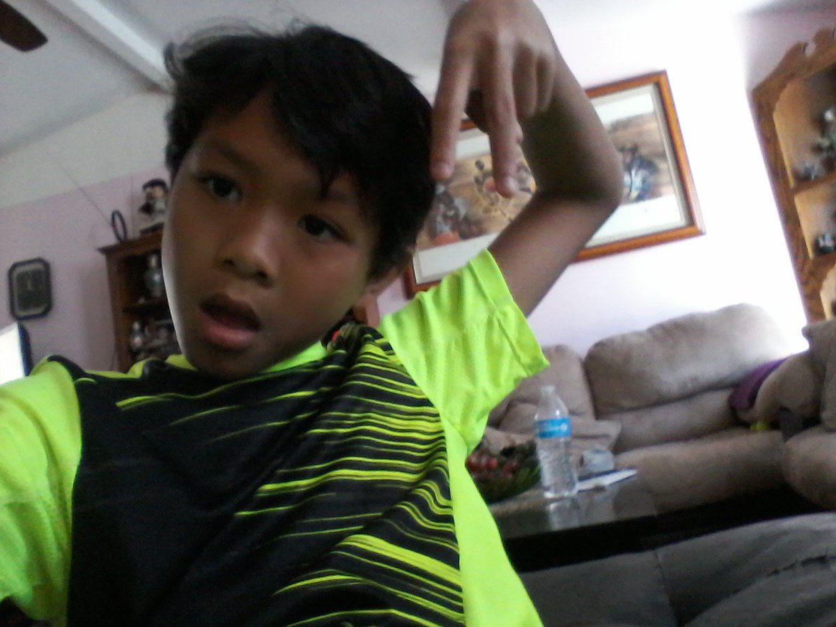 PatrickHorchin's tweet photo. Come follow me I'm awsome https://t.co/FqiVg1HLQq