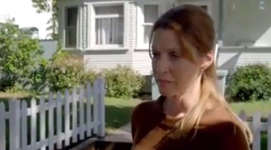 Sally578's tweet photo. @elysemirto when you're in trouble turn to your mother #DebbieFoster 👩👧❤️⚓️ #NiceToSeeHerBack
#TheLastShip https://t.co/I7Uz2kdWRk