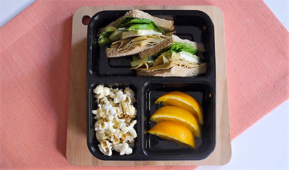TheHerbivorousB's tweet photo. Not sure what to pack the kids for lunch this week? Try these ideas from @wearemeatless: https://t.co/Vcy5f44scX https://t.co/zEqibuvgvV