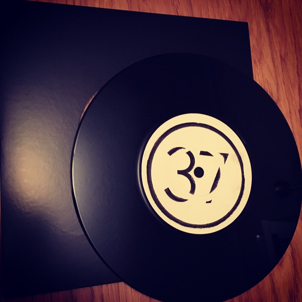 steverosier's tweet photo. The gorgeous #mapofthemoon one-sided 7" #vinyl by @danielwoolhouse - thank you @RoughTrade https://t.co/3O8VmyoGeF