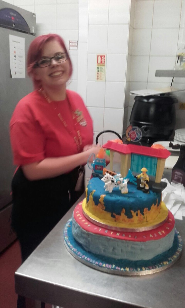 Happy Birthday to Harry today! 🎉🎂 <a href="/WeAreSUGM/">WeAreSUGM</a> <a href="/Jimbentley10/">Jim Bentley</a> #teamdunelm <a href="/SpencerGraydon/">Spencer Graydon</a>