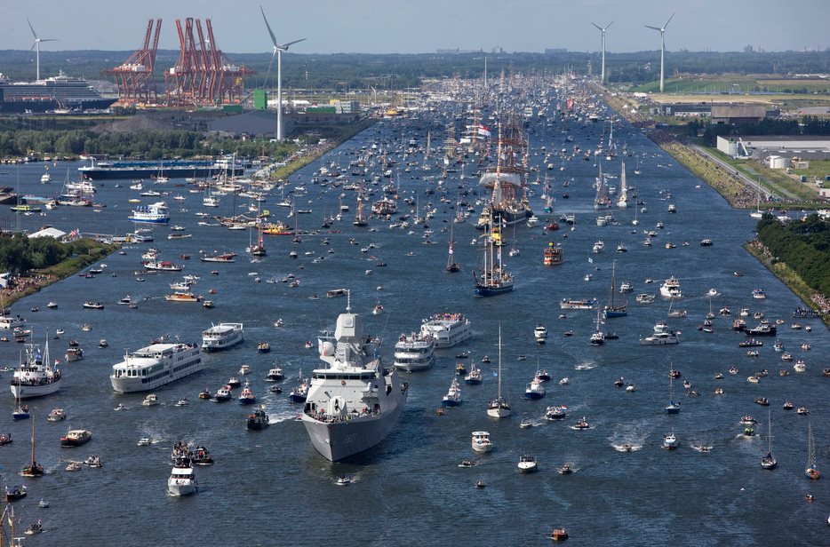 nauticalportal's tweet photo. 🔷#SailAmsterdam
#nautic #event
#TallShipsFestival
#TallShips
#SailingFestival
#Sailing
#sailparade
#boats
#maritime https://t.co/pWSyhdlZDA