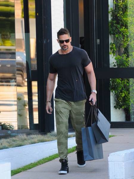 JoeMStyle's tweet image. Fashion at shoping!!! #Varvatos #CasualLook #JMStyle