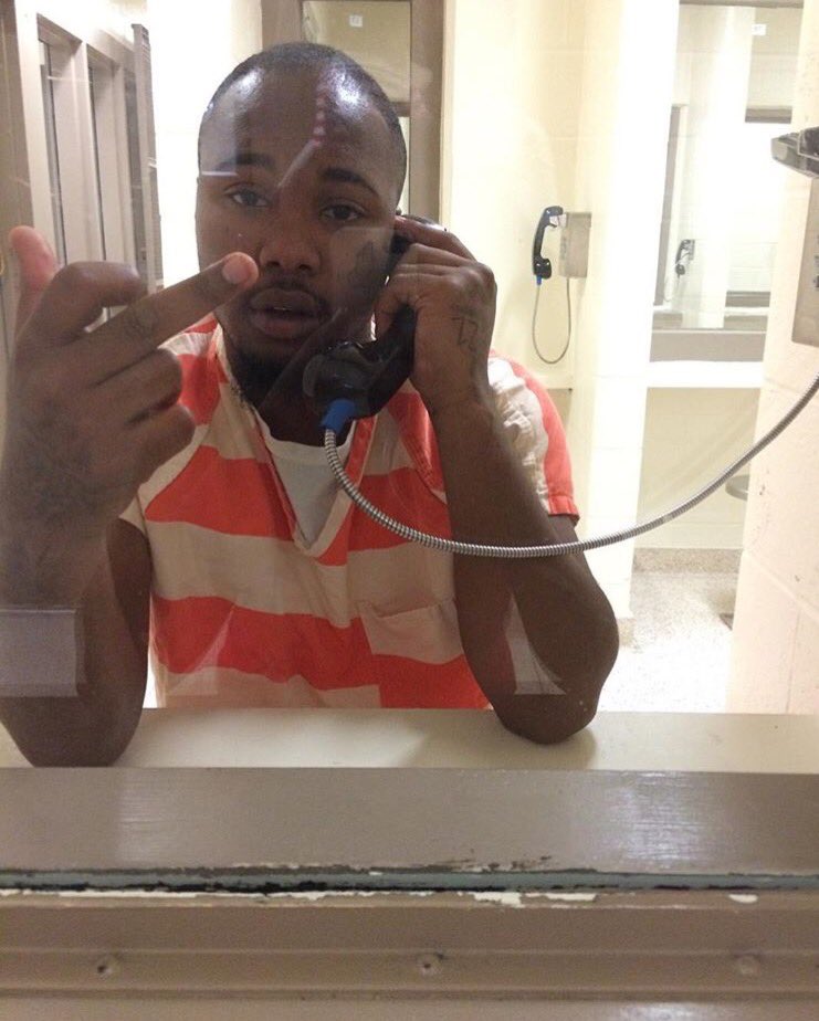 cheefin_zay's tweet photo. Dem Ppl Locked Both My Bruvas Up Moe 😤 #FreeLilRob #FreeBoosie I Gotchu Y'all Niggaz Moe ✊🏽 https://t.co/D2k0jzFVxe