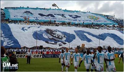 BriceFluctuat's tweet photo. Les seuls à te ressortir le meme tifo ... #OMOL https://t.co/XQjYvFXCuR