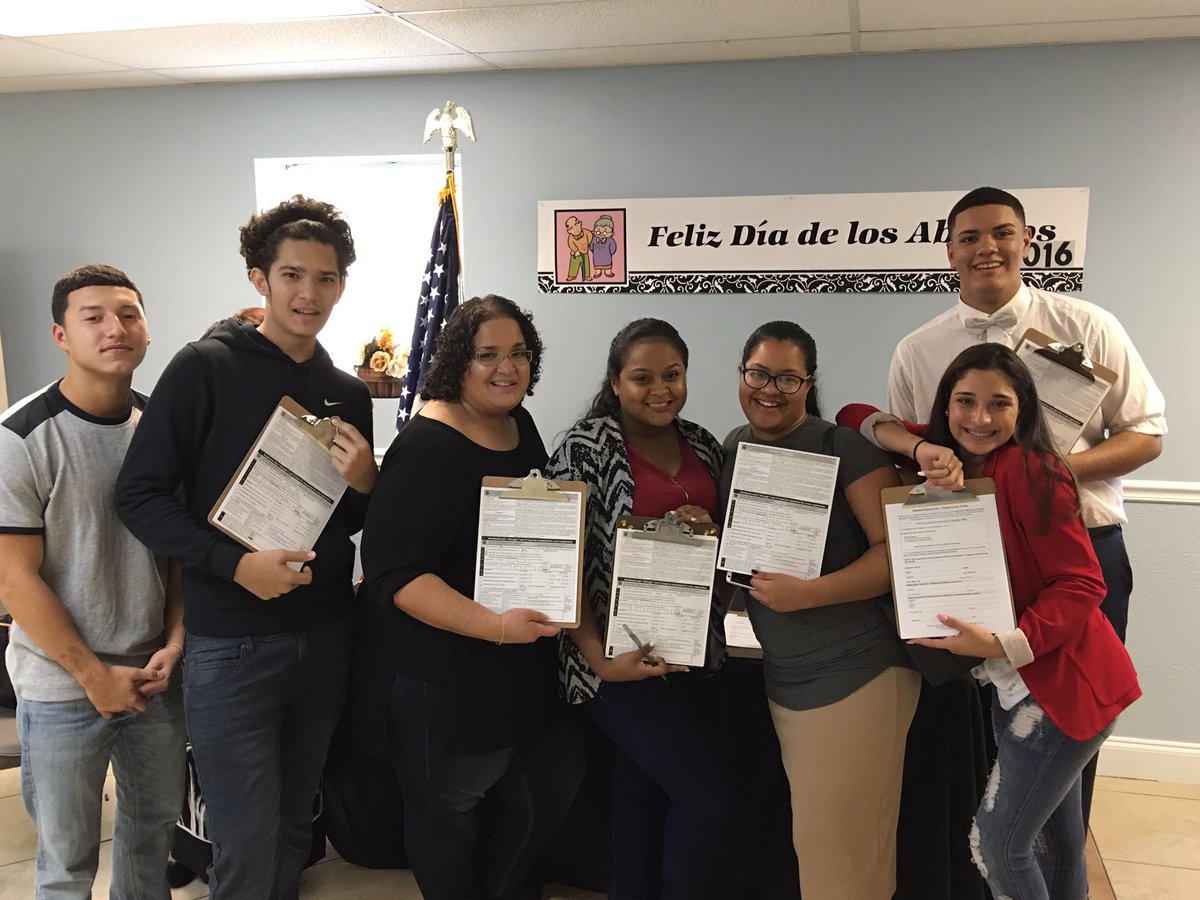 pGary7's tweet photo. Assisting evangelical Latinos in Orlando to #LeadRight #TeamFl #TeamAlpha #StandwithGodSunday https://t.co/kPGhcFQAh4