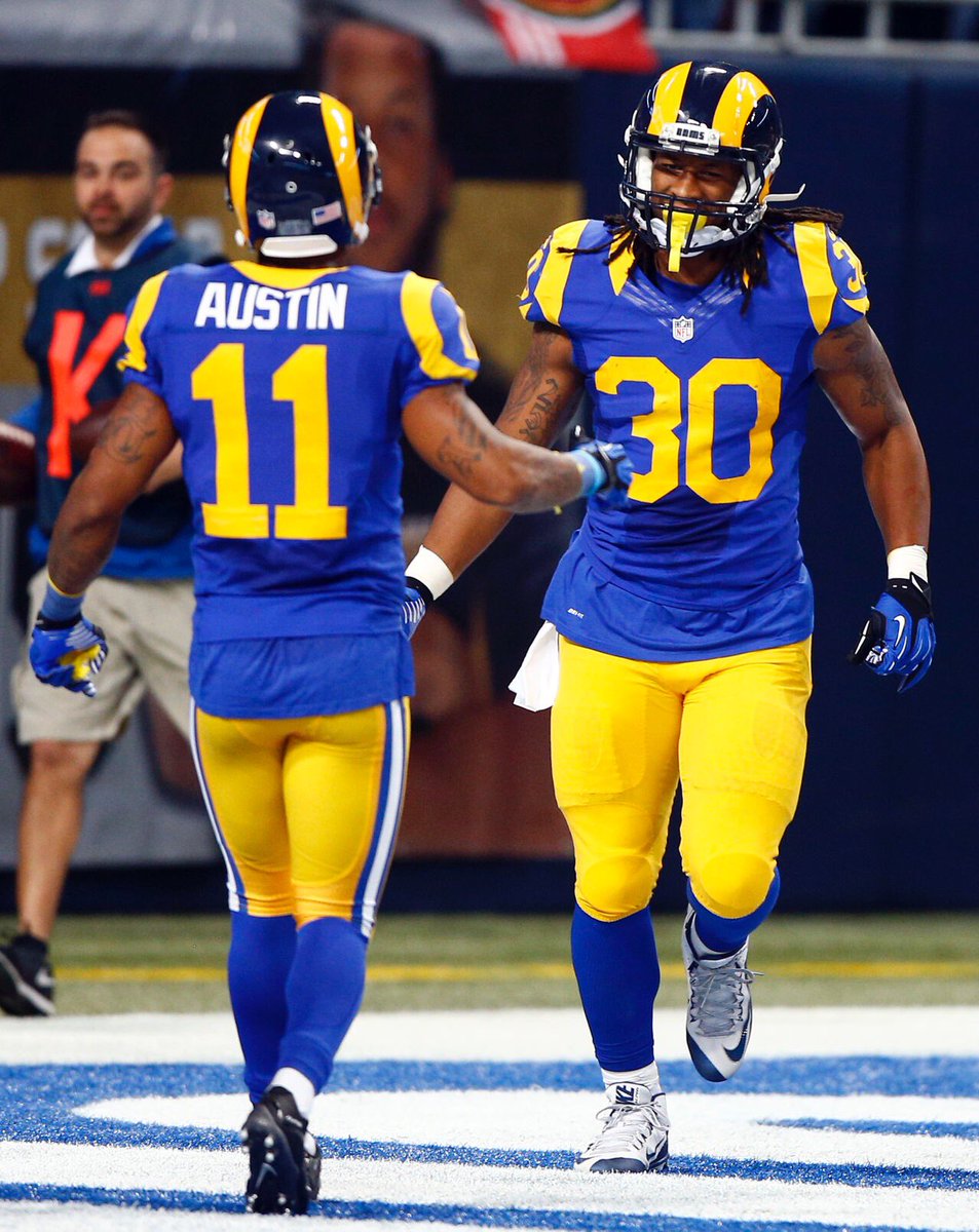a_johnsonFF's tweet photo. #Rams wearing throwback jerseys in return to LA #NFL #SEAvsLA #ReturntoLA https://t.co/bHQ476mwx1