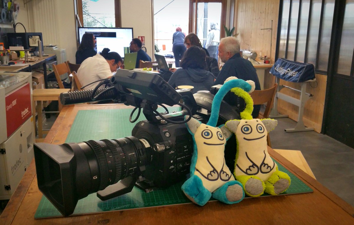 FILMAAPROD's tweet photo. En tournage pour suivre l'atelier créatif organisé par @ADAMI_Artistes autour de la peluche connectée @APIdou https://t.co/kh8sHr0M9E